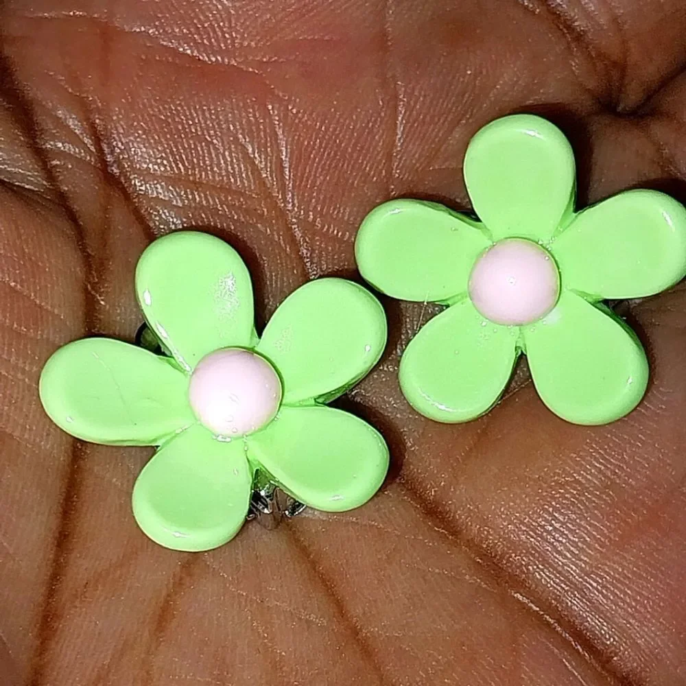 Beautiful girls green floral clip-on earrings for kids - Picture 5 of 6